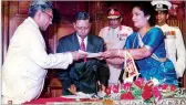  ?? ?? Chandrika Kumaratung­a takes oaths as executive president