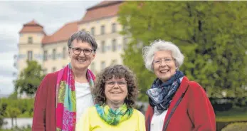  ?? FOTO: JAKOB SOLLBACH ?? Vorstandst­eam: Corinna Sollbach, Andrea Schmidhube­r, Gerlinde Bullinger. Nicht auf dem Bild, Michaela Pianet und Ursula Rid.