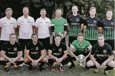  ?? RP-FOTO: NIPKO ?? Trainer und Neue beim SV Brachelen (o.v.l.): Co-Trainer Pascal Friedrich, Coach Maik Schiffers, Torwart-Trainer Holger Kumm, Keeper Sven Krimp, Richard Philipp, Efdal Sevim, Jannik Corsten, (u.v.l. ) Milian Post, Kristian Wurzer, Jonas Coenen, Patrick...