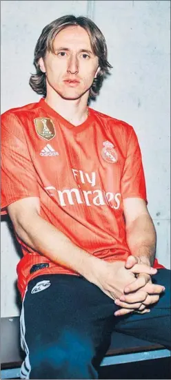  ??  ?? MENSAJE AL INTER. El Madrid publicó ayer esta imagen con Modric.