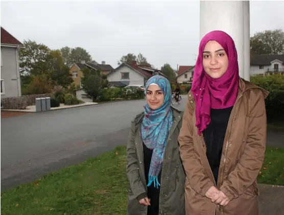  ?? Bild: SVEN-GUNNAR SVENSSON ?? UTVISAS. Systrarna Zahraa och Zeinab Al-khafaji ska utvisas till Irak, trots att de aldrig satt sin fot i landet.