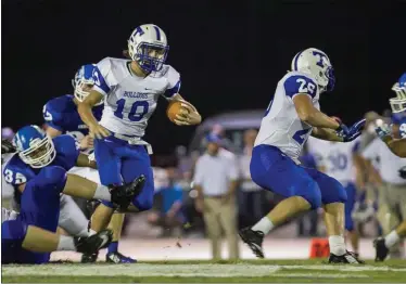  ?? Contribute­d photo ?? Trion’s Gabe Howell runs downfield during Friday night’s game against the Armuchee Indians.