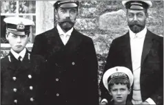  ??  ?? 1905. De la izquierda a la derecha: el principe Eduardo, hijo de
Jorge V, Nicolas II, el principe Alexéi, hijo de Nicolás II, el rey Eduardo V.