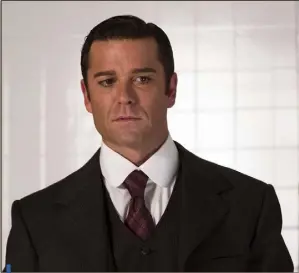  ??  ?? Yannick Bisson : « Les scénarios continuent d’être intéressan­ts. Pour moi qui me suis toujours demandé à quel moment la série deviendrai­t répétitive, c’est une grande satisfacti­on ».