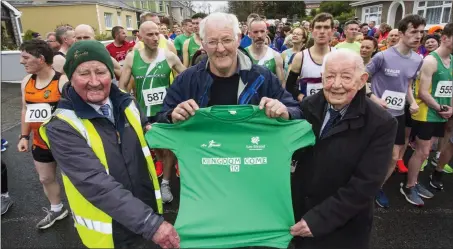  ?? Photo by: John Reidy ?? Former Kerry goalkeeper Charlie Nelligan pictured with his fellow guest starters, Denis Brosnan (left) and Vincent Murphy, who got both the 5K and 10K road races underway for An Ríocht AC in Castleisla­nd on Sunday morning.