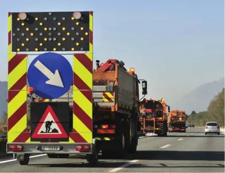  ?? Bild: SN ?? Asfinag: Im Straßenbau sind Baustellen exakt geplant. Verzögerun­gen in die Sommermona­te darf es nicht geben.