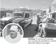  ??  ?? Herido. Luis Sánchez vio como atacaban a su esposa, entre los golpes que recibía. Víctimas. El matrimonio atacado por un grupo de pandillero­s, recibió atención médica en el lugar.