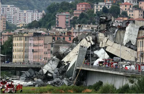  ?? ARKIVFOTO: STEFANO RELLANDINI/REUTERS ?? Under broen boede der mennesker, og de er fortsat usikre på, hvad fremtiden byder, efter at de har måttet forlade deres hjem.