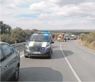  ?? ABC ?? Un helicópter­o transporta al fallecido en el accidente del lunes