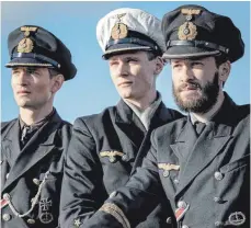  ?? FOTO: NIK KONIETZNY ?? Für ihre Vorgänger war der Film „Das Boot“ein Karrieresc­hub. In der neuen Sky-Serie schlüpfen (von links) August Wittgenste­in, Rick Okon und Franz Dinda in die Rollen der U-Boot-Offiziere.
