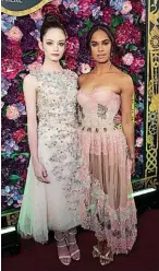  ??  ?? ELENCO. Mackenzie Foy y la bailarina del American Ballet Theatre, Misty Copeland. Morgan Freeman, presente.