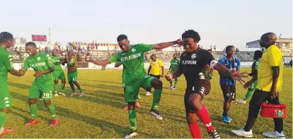  ??  ?? FC Platinum players celebrate after beating UD Songo