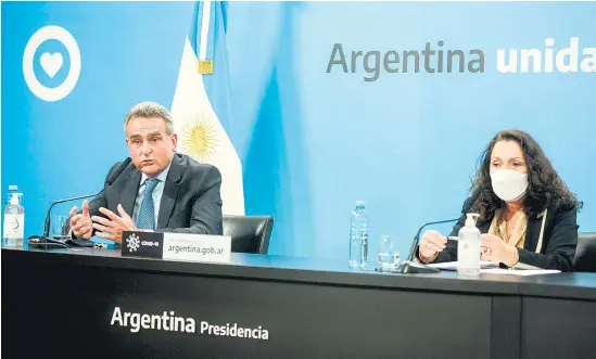  ?? I Presidenci­a ?? El ministro de Defensa, Agustín Rossi, y la intervento­ra de la AFI, Cristina Caamaño.