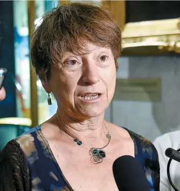  ??  ?? Françoise David va officialis­er son départ ce matin dans sa circonscri­ption de Gouin.