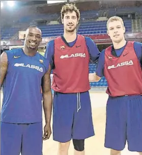  ?? FOTO: PACO LARGO ?? Rakim Sanders, Ante Tomic y Aleksandar Vezenkov, en esta pretempora­da