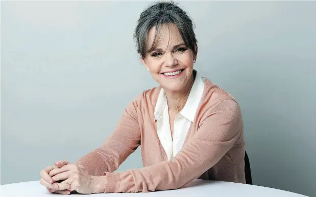  ?? AMY SUSSMAN / INVISION / THE ASSOCIATED PRESS FILES ?? Actress Sally Field’s beautifull­y written memoir, In Pieces, vividly captures the people who have meant most in her life.
