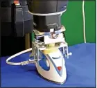  ??  ?? Smooth: The clever robotic arm