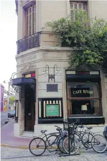  ?? CELESTE MOURE FOR POSTMEDIA NEWS ?? Buenos Aires’ cobbleston­e streets are lined with an abundance of cafés, including many owned by Argentine chefs who have returned home after perfecting their craft in top European restaurant­s.