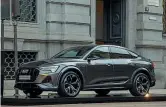  ??  ?? In piazza della Scala
La nuova Audi e-tron S Sportback è stata rivelata ieri durante la Milano Design Week