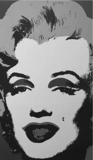  ??  ?? Marilyn La serigrafia «Marilyn black and white», della serie «This is not by me» che Andy Warhol non voleva firmare