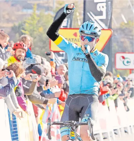  ?? EFE ?? El corredor colombiano Miguel Ángel López ganó la cuarta etapa de la Vuelta a Cataluña y asumió el liderato de la competició­n.