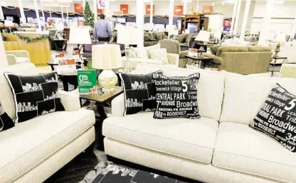  ?? Melissa Phillip / Houston Chronicle ?? This Conn’s HomePlus is on the North Freeway. Conn’s is aggressive­ly moving into the furniture market, its CEO says.