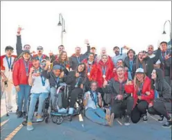  ?? ?? El equipo español celebra la plata lograda en el Mundial de 2021.