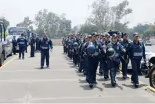  ??  ?? El pasado fin de semana, la SSP CDMX y autoridade­s de la NFL realizaron un simulacro de emergencia en el Estadio Azteca.