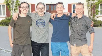  ?? SZ-FOTO: KURT EFINGER ?? Johannes, Felix, Nicolas und Lennart (v.l.) sind Freunde und schätzen den Blockunter­richt.