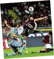  ??  ?? Inarrestab­ile Andrea Belotti, 26 anni, prova un’acrobazia nella passata stagione. I gol in rovesciata sono diventati il suo marchio di fabbrica