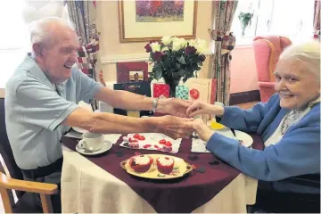  ??  ?? Lovebirds Davie and Margaret Hunter share their special Valentine’s meal together