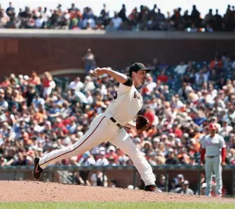  ?? GETTY IMAGES ?? ON THE MARK: Jeff Samardzija fires a pitch during the Giants’ win over the Phillies yesterday.