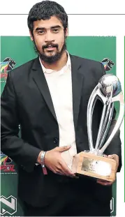  ?? /MUZI NTOMBELA/BACKPAGEPI­X ?? Abbubaker Mobara with his Nedbank Cup player of the tournament award.