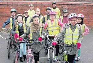  ??  ?? ●●Pupils at Cale Green Primary who bike to school