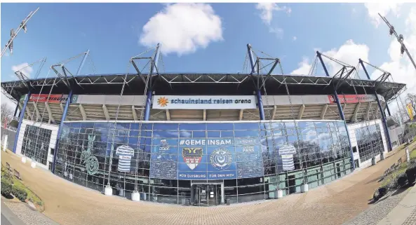  ?? FOTO: FIRO SPORTPHOTO/RALF IBING ?? Blauer Himmel über der Schauinsla­nd-Arena: Doch bald könnten dunkle Wolken aufziehen.