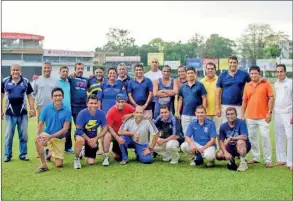  ??  ?? Royal and Thomian masters after the encounter