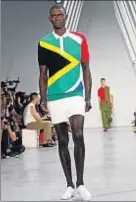  ??  ?? Con la mirada puestaen Brasil. La colección que presentó Lacoste está inspirada en los Juegos Olímpicos de Brasil