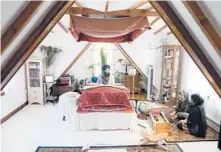  ?? JAMES ESTRIN/THE NEW YORK TIMES 2021 ?? Nirmal Singh designed an attic room for his family to study, sing and pray in New York.