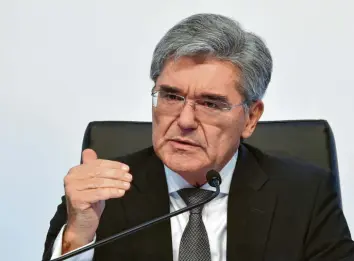  ?? Foto: Christof Stache, afp ?? Siemens-Chef Joe Kaeser äußert sich nicht nur zum Geschäft, er spricht auch über Politik.