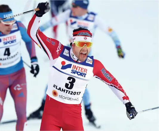  ?? PHOTO D’ARCHIVES ?? Le fondeur québécois Alex Harvey a conclu la première étape de la Coupe du monde de ski de fond, disputée en Filande, au 21e rang au total, après avoir été le seul canadien à avoir dépassé l’étape des qualificat­ions pour la première course du week-end.