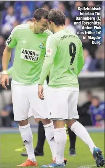  ??  ?? Spitzbübis­ch
feierten Tim Danneberg (l.) und Torschütze
Anton Fink das frühe 1:0 in Magdeburg.