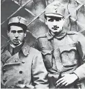  ?? Foto: ÖNB ?? Egon Erwin Kisch (links) als Führer der Roten Garde in Wien 1918.