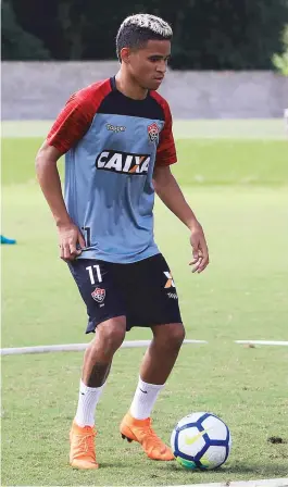  ??  ?? Erick é testado na equipe e pode começar jogando o clássico de domingo