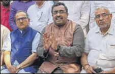  ??  ?? BJP general secretary Ram Madhav along with J&K deputy CM Nirmal Kumar and other party leaders addressing a press conference in Jammu on Saturday.