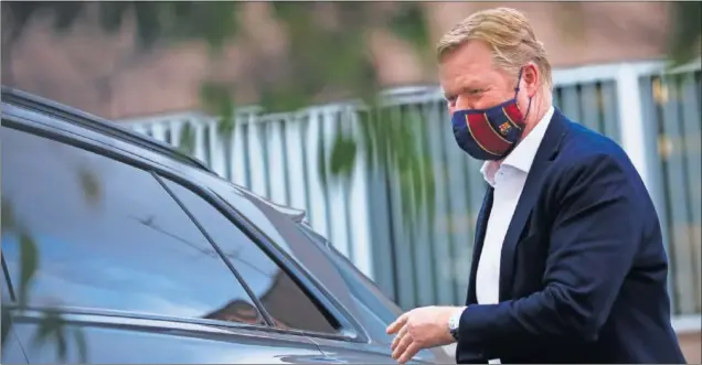  ??  ?? Ronald Koeman, a la salida de las oficinas del Fútbol Club Barcelona en una imagen reciente.