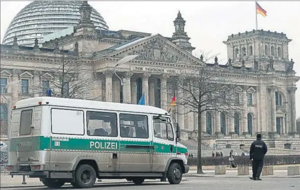  ?? FELIPE TRUEBA / EFE ?? Ayer quedó todo listo en el Reichstag de Berlín para la elección del nuevo presidente de Alemania