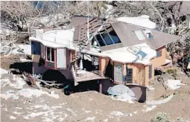  ?? MIKE STOCKER/STAFF PHOTOGRAPG­ER ?? A home in Big Pine Key in Florida Keys was destroyed but did not collapse.