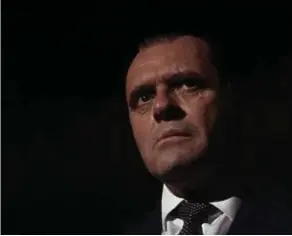  ?? FOTO: MUBI.COM ?? Anthony Hopkins i «Nixon» (1995)