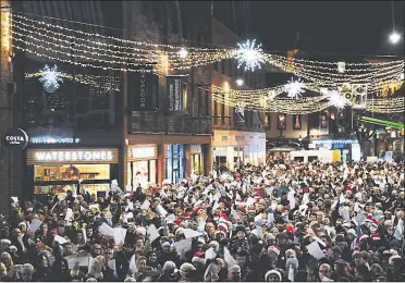  ?? Photo: Simon Schweissin­ger ?? Carols in Rose Square in 2019 - the last time the event took place