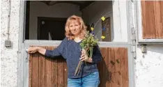  ?? Foto: Monika Matzner ?? Bei der Ortsbäueri­n Uschi Pröll aus Ostendorf kommt alljährlic­h ein gesegneter Palm büschel in den Stall.